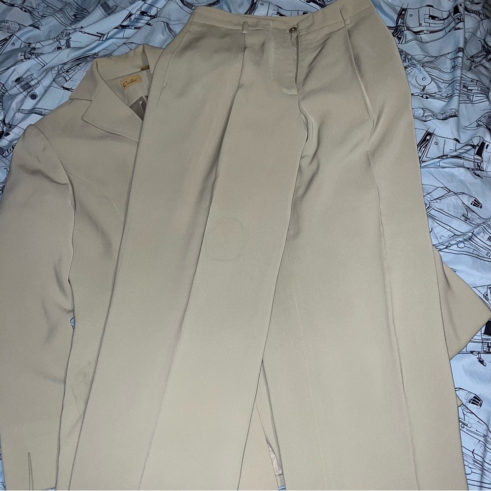 Caslon Women's Classic Blazer and Pants Suit Set - Picture 15 of 16